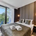 דירה Golden Hour Apartments- Loft H 216