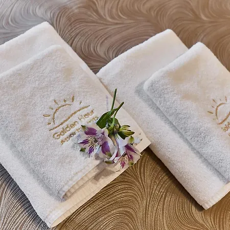 Golden Hour Apartments- Loft H 216 *