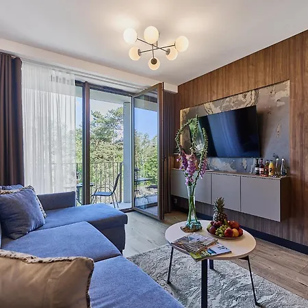 Golden Hour Apartments- Loft H 216 슈비노우이스쳬