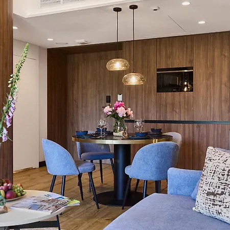 아파트 Golden Hour Apartments- Loft H 216 슈비노우이스쳬